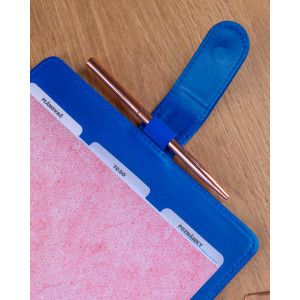 NOTIQUE Refill – Týdenní kroužkový diář s vyměnitelnými listy 2027, královsky modrý, 12,5 x 19 cm