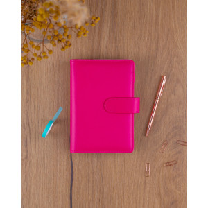 NOTIQUE Refill – Týdenní kroužkový diář s vyměnitelnými listy 2027, fuchsiový, 12,5 x 19 cm